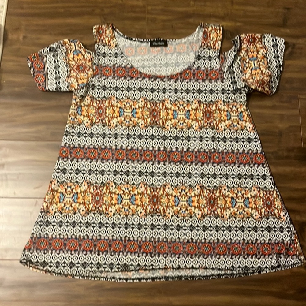 Open shoulder top